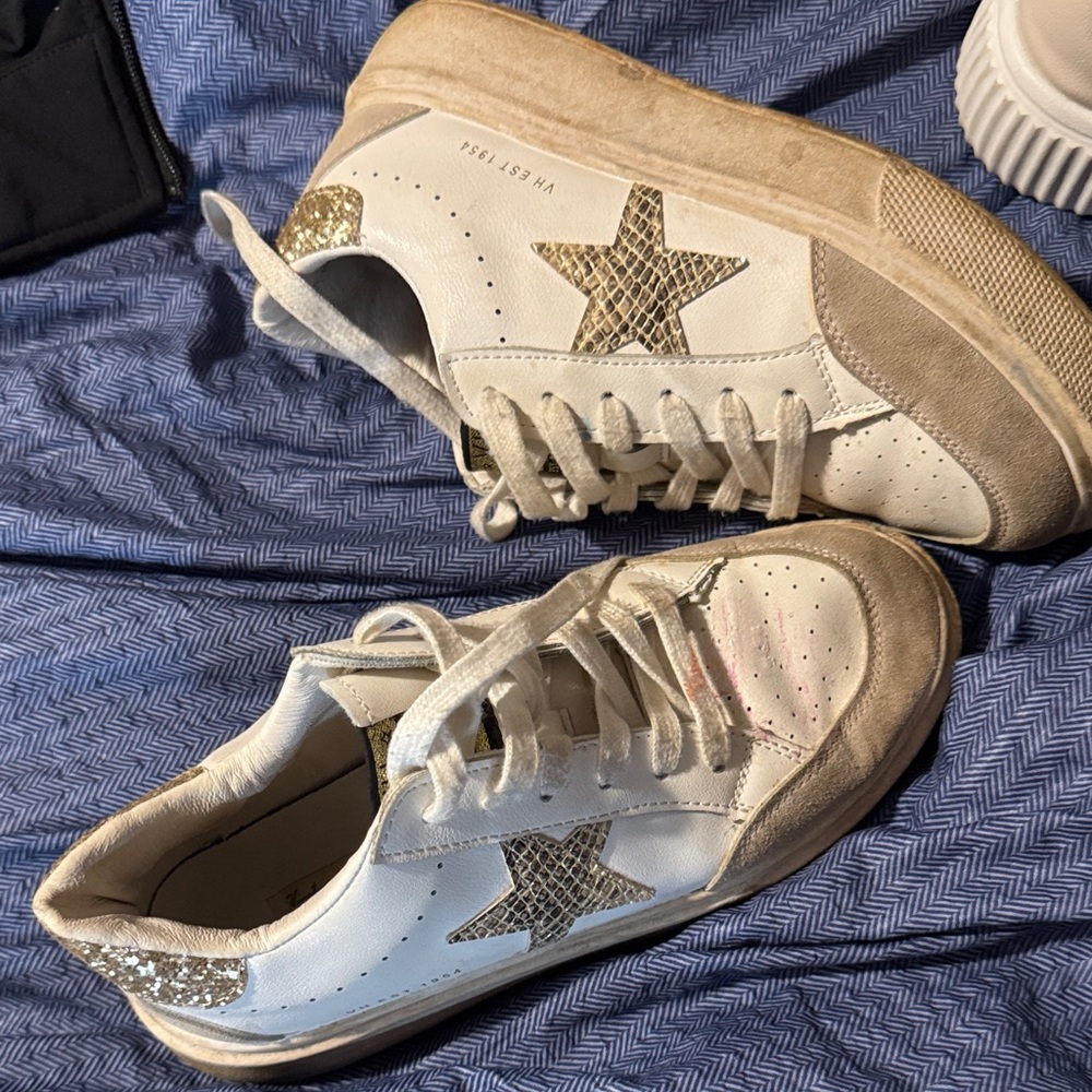 Stylish White and Gold Women's Sneakers